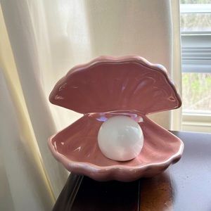Ceramic Clamshell Jewelry holder/night light